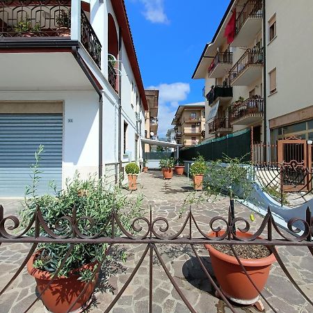 Casa Bob Alloggio Turistico Fondi Exterior foto